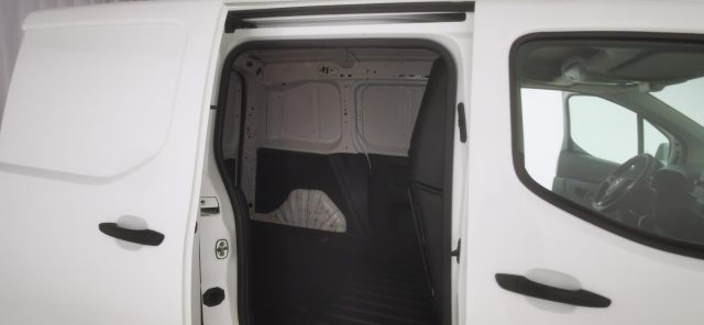 OPEL Combo usata, con Limitatore di velocità