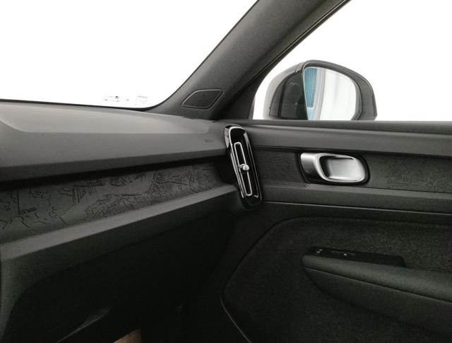 VOLVO XC40 usata, con Volante in pelle
