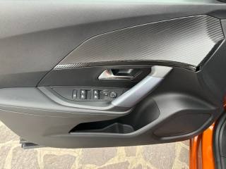 PEUGEOT 2008 usata, con Controllo automatico clima