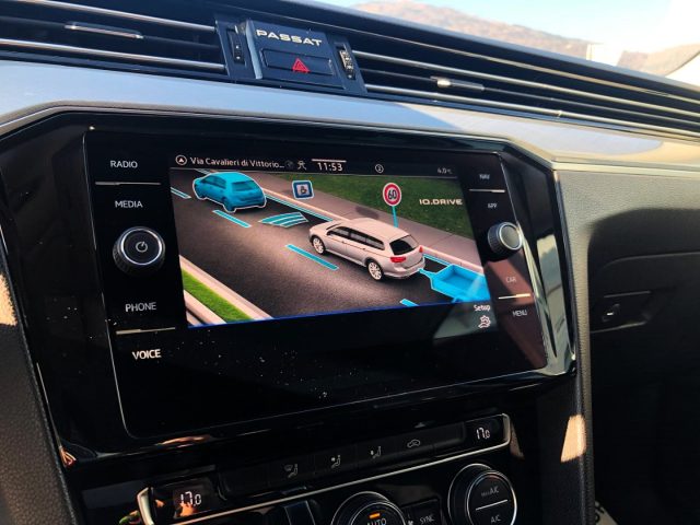 VOLKSWAGEN Passat Variant usata, con Volante multifunzione