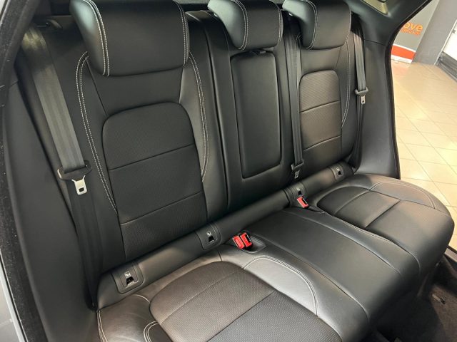 JAGUAR E-Pace usata, con Specchietti laterali elettrici