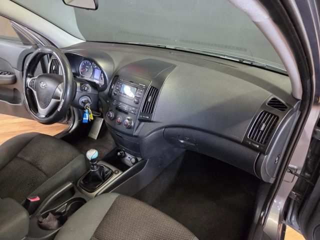 HYUNDAI i30 usata, con Airbag testa