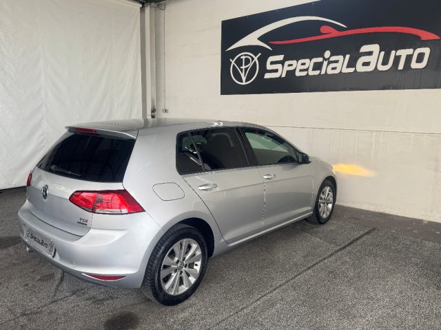 VOLKSWAGEN Golf usata, con Autoradio