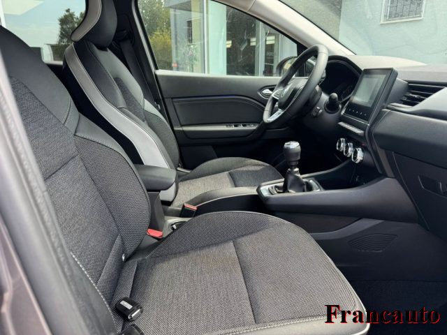 RENAULT Captur usata, con Autoradio