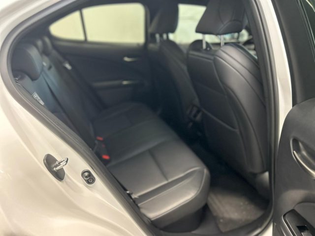 LEXUS UX 250h usata, con Chiusura centralizzata