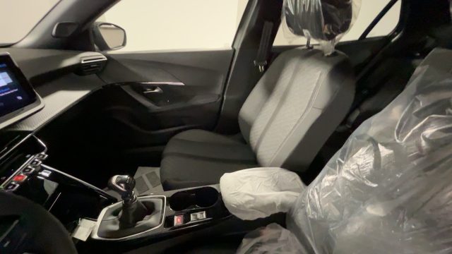 PEUGEOT 2008 usata, con Sensore di luce