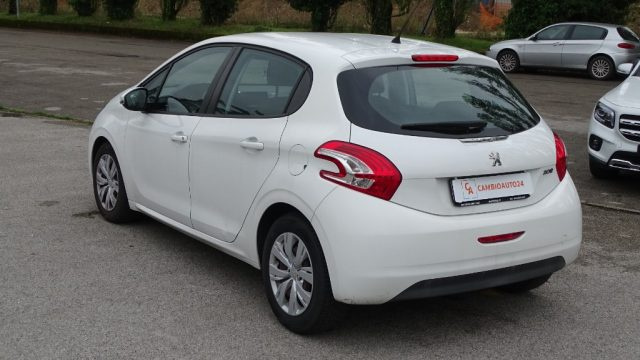 PEUGEOT 208 usata, con Alzacristalli elettrici