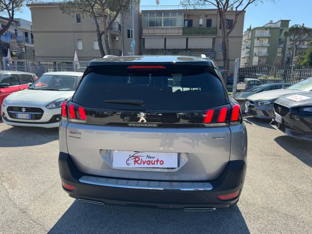 PEUGEOT 5008 usata, con Cerchi in lega