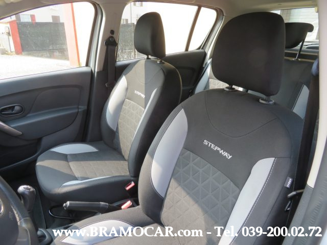DACIA Sandero usata, con Touch screen