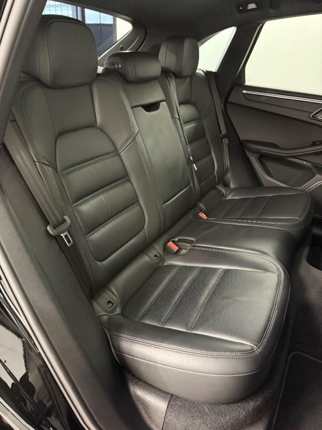 PORSCHE Macan usata, con Fendinebbia