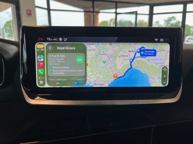 PEUGEOT 2008 usata, con Controllo trazione