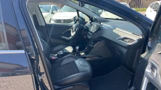 PEUGEOT 2008 usata, con Specchietti laterali elettrici