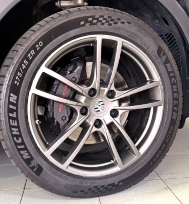 PORSCHE Cayenne usata, con Sensori di parcheggio posteriori