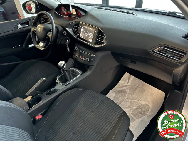 PEUGEOT 308 usata, con Controllo automatico clima