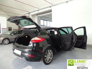 RENAULT Megane usata, con Sensori di parcheggio posteriori