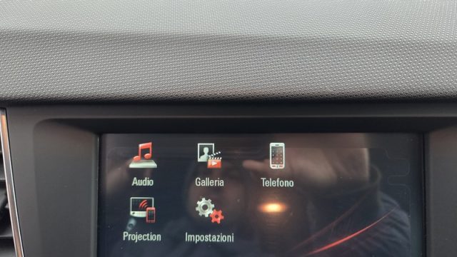 OPEL Crossland X usata, con Vivavoce