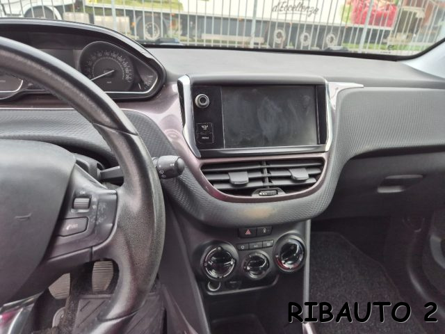 PEUGEOT 2008 usata, con Autoradio