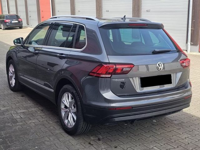 VOLKSWAGEN Tiguan usata, con Autoradio