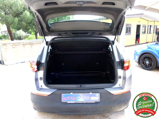 OPEL Grandland X usata, con Isofix