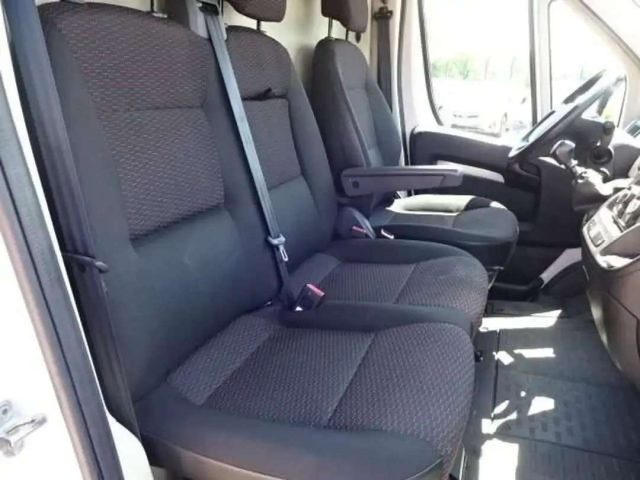 PEUGEOT Boxer usata, con Lettore CD