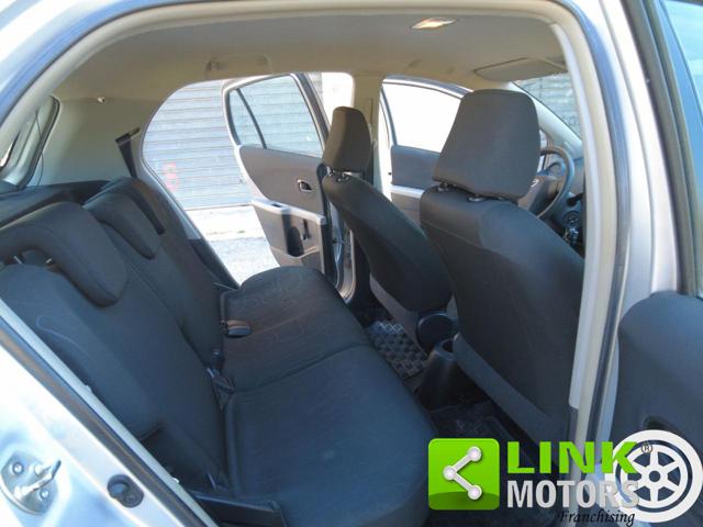 TOYOTA Yaris usata 17