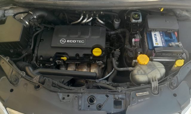 OPEL Corsa usata, con Specchietti laterali elettrici