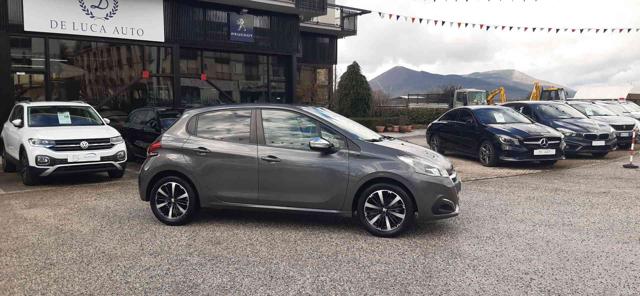 PEUGEOT 208 usata, con Autoradio