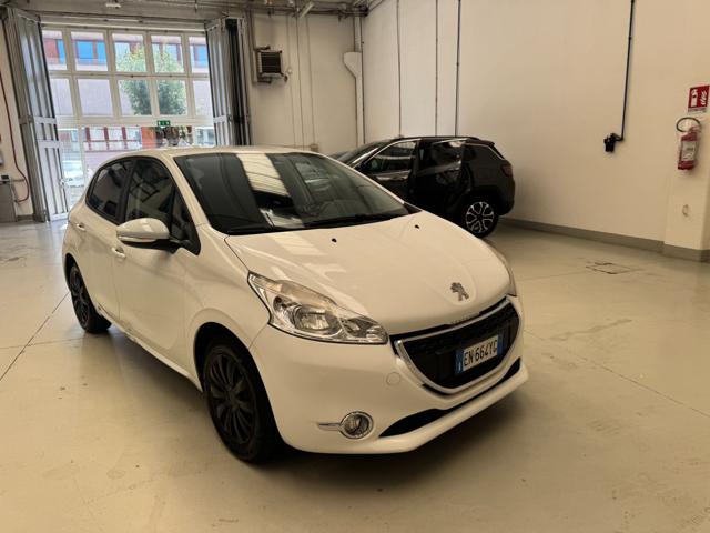 PEUGEOT 208 usata, con Airbag