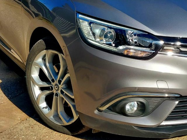 RENAULT Scenic usata, con Chiusura centralizzata