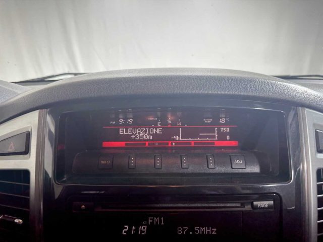 MITSUBISHI Pajero usata 28