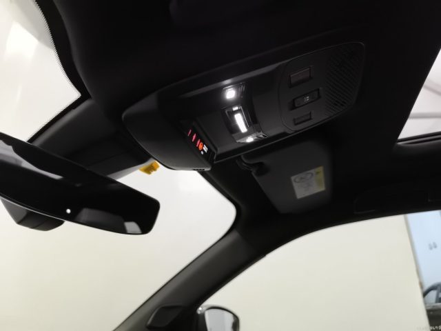 PEUGEOT 2008 usata, con Touch screen