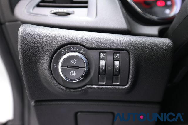 OPEL Astra usata, con Isofix