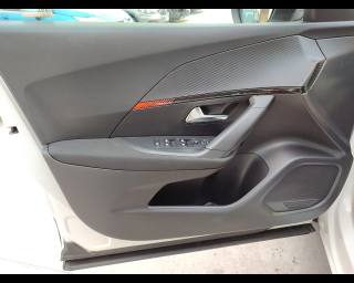 PEUGEOT 2008 usata, con Sensori di parcheggio posteriori