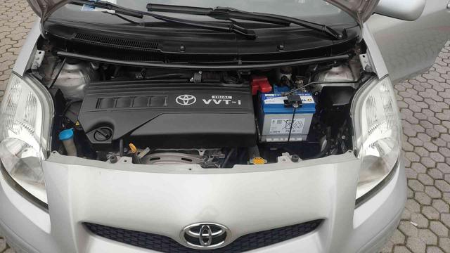 TOYOTA Yaris usata, con Volante multifunzione