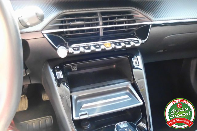 PEUGEOT 2008 usata, con Leve al volante