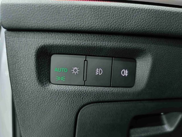 SKODA Octavia usata, con Fari LED