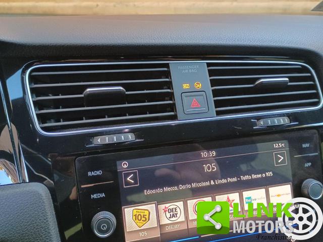 VOLKSWAGEN Golf usata, con Touch screen