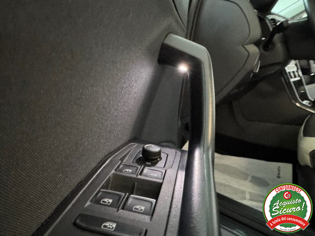 VOLKSWAGEN T-Roc usata, con Touch screen