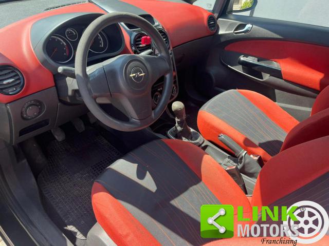 OPEL Corsa usata, con Volante in pelle