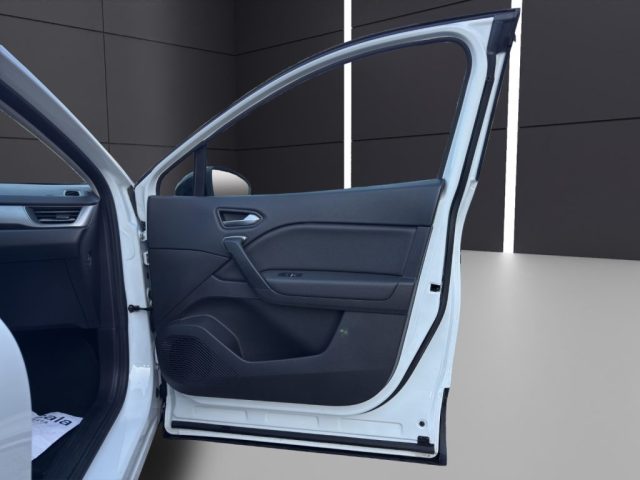 RENAULT Captur usata, con Bracciolo