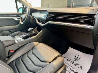 VOLKSWAGEN Touareg usata, con Volante in pelle