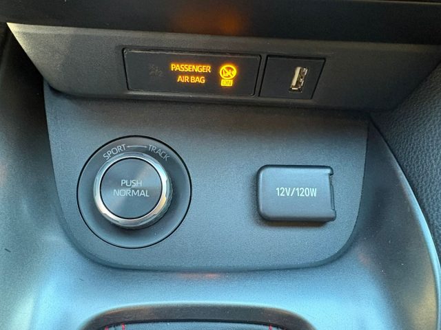 TOYOTA Yaris usata, con Controllo trazione