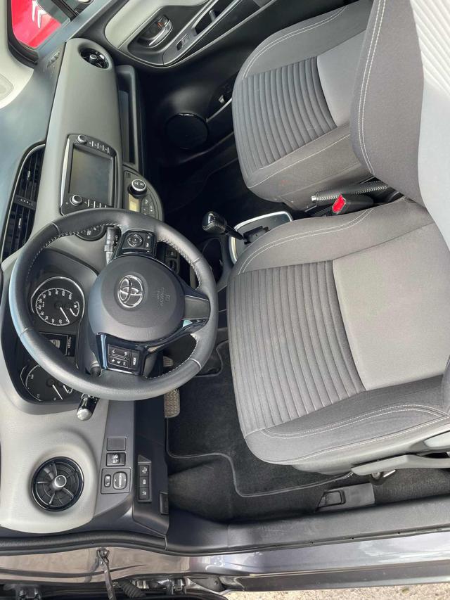 TOYOTA Yaris usata, con Specchietti laterali elettrici