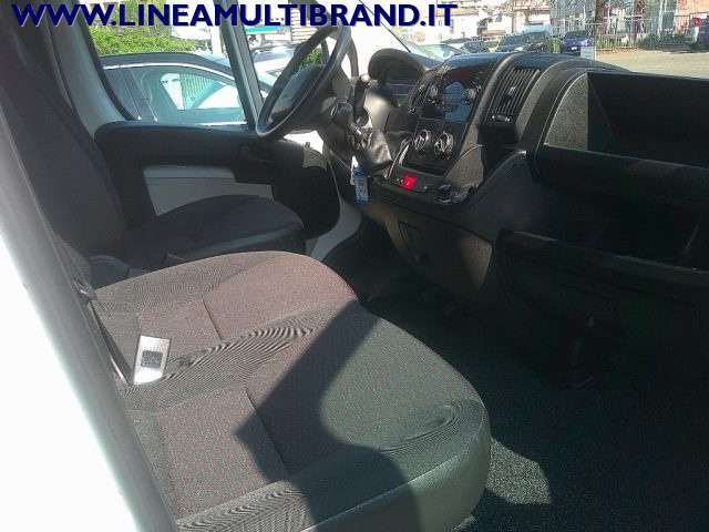 PEUGEOT Boxer usata, con Park Distance Control