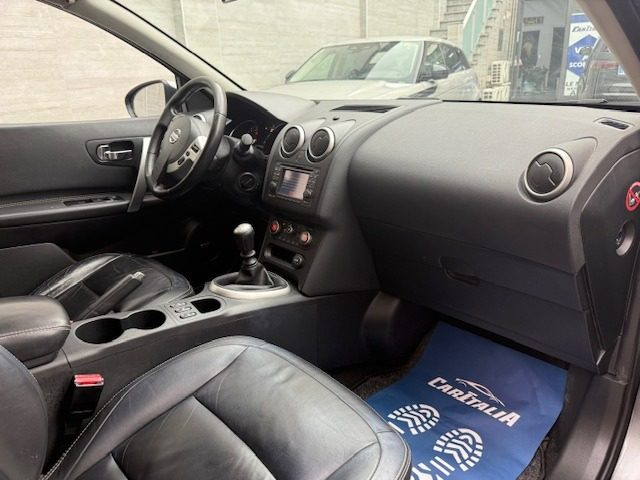 NISSAN Qashqai+2 usata, con Boardcomputer