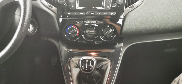 LANCIA Ypsilon usata, con USB