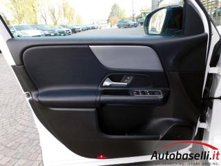 MERCEDES-BENZ GLB 200 usata, con Specchietti laterali elettrici
