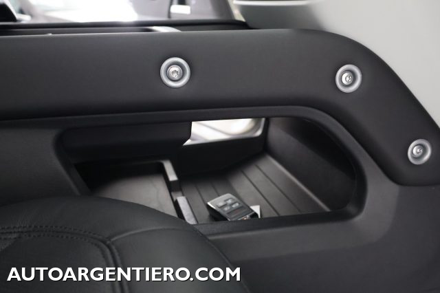 LAND ROVER Defender usata, con Hill holder