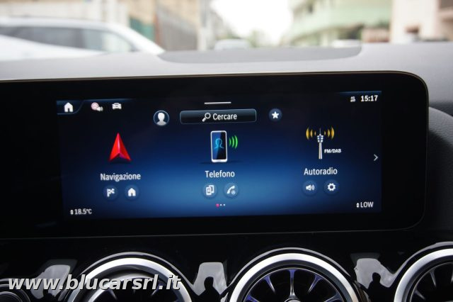 MERCEDES-BENZ GLA 200 usata, con Autoradio digitale