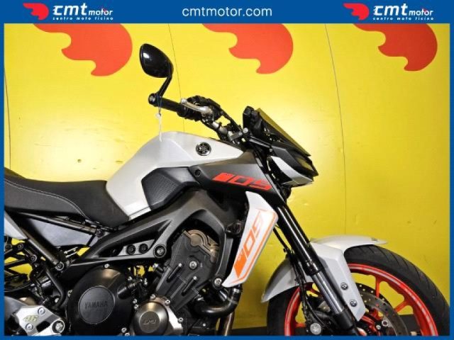 YAMAHA MT-09 usata 8